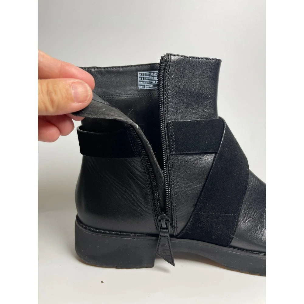 FitFlop Womens Black Leather Buckle Ankle Boots Side Zip Size 9 US